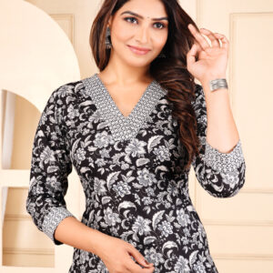 Women Pure Dark Black Cotton Kurta Pant Set