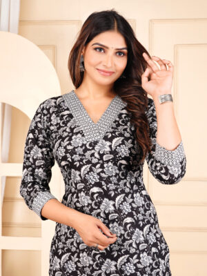 Women Pure Dark Black Cotton Kurta Pant Set