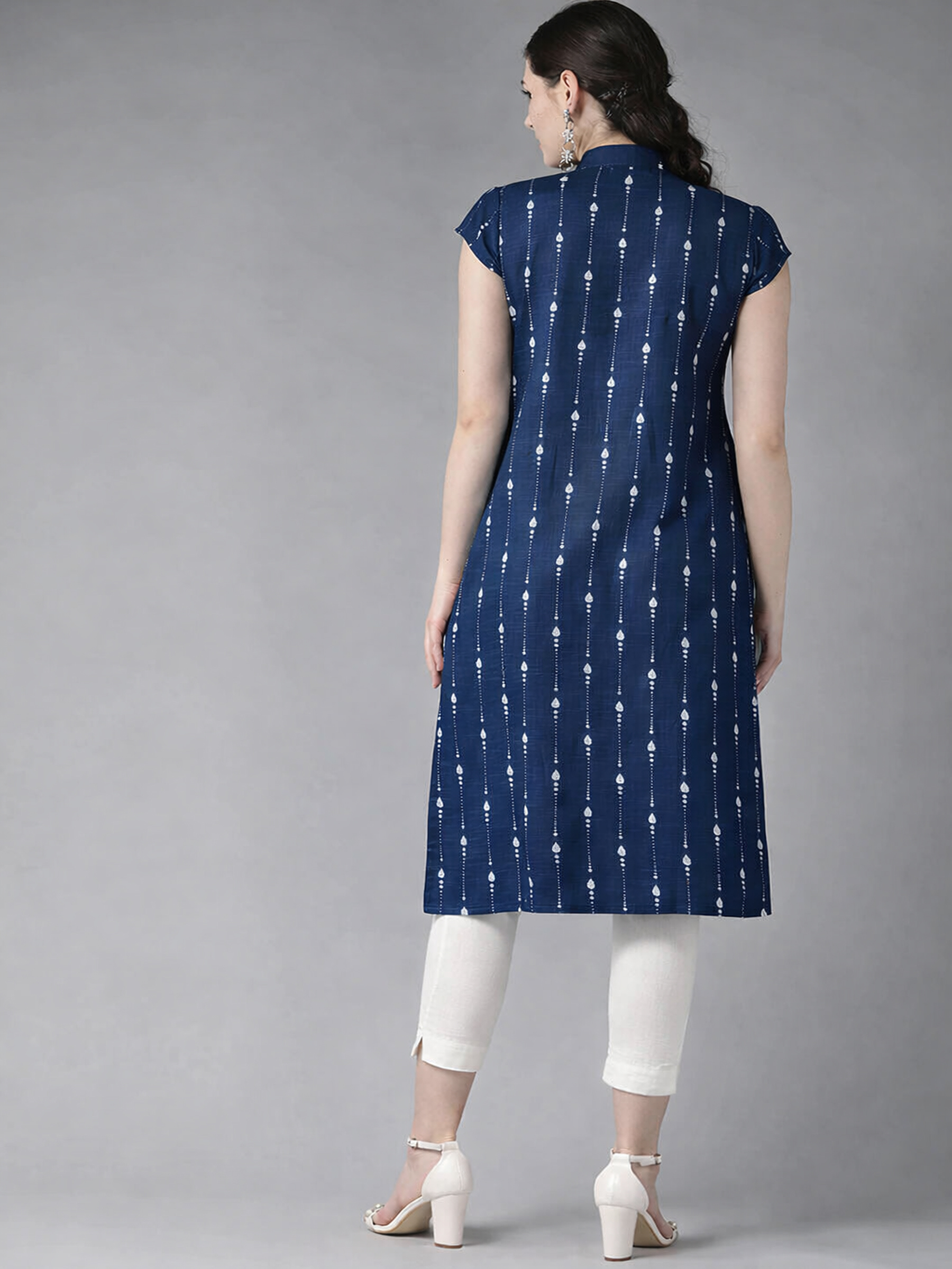 Navy Blue Printed Cotton Half Sleeve Ethnic Wear Kurta for Women - Image 2