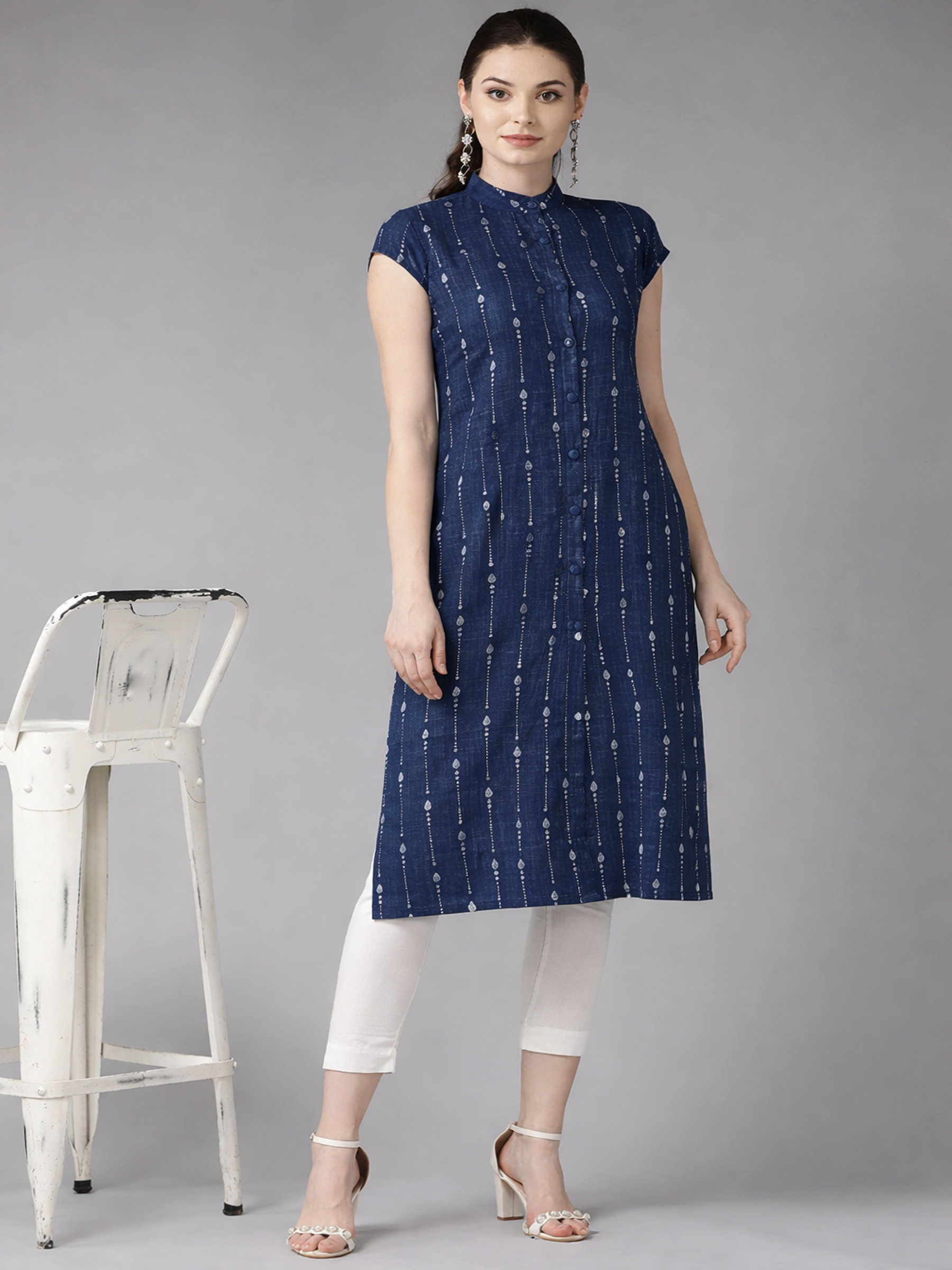 Navy Blue Printed Cotton Half Sleeve Ethnic Wear Kurta for Women - Image 3